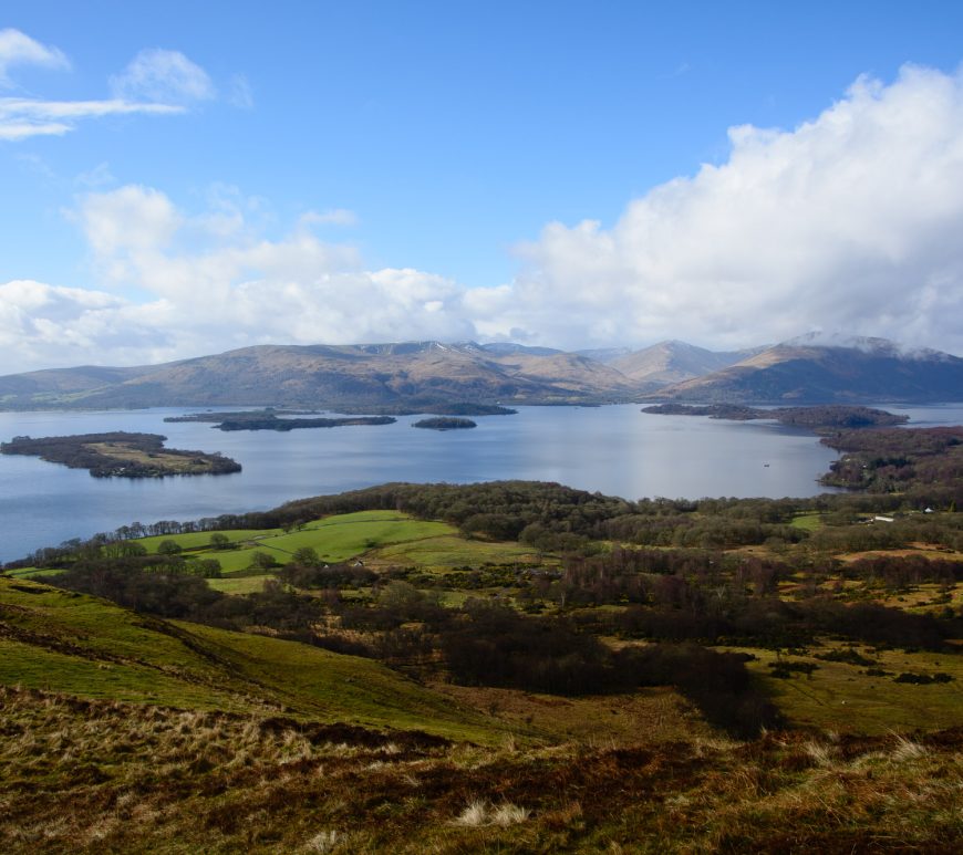 Blick über Loch Lomond vom Conic Hill
