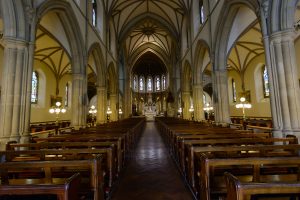 Die Kathedrale von Letterkenny von innen